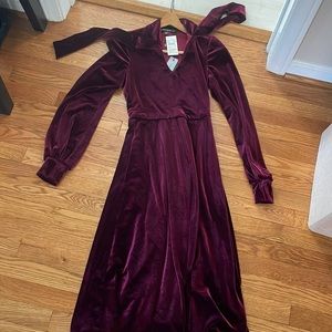 NWT Women’s Black Halo dress, Burgundy color size 2